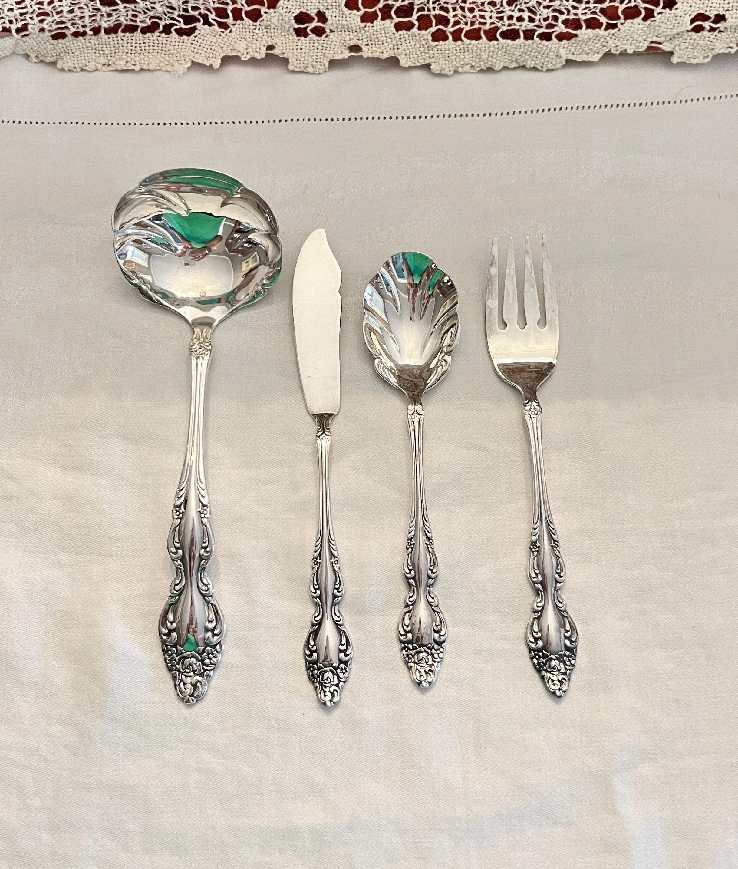Vintage 1881 Rogers Oneida Silverware: Baroque Rose, 6 Place