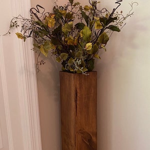 Featured image of post Large Floor Vase Arrangements / We offer many large, tall, and over sized vases, some of which reach up to 40 inches tall.