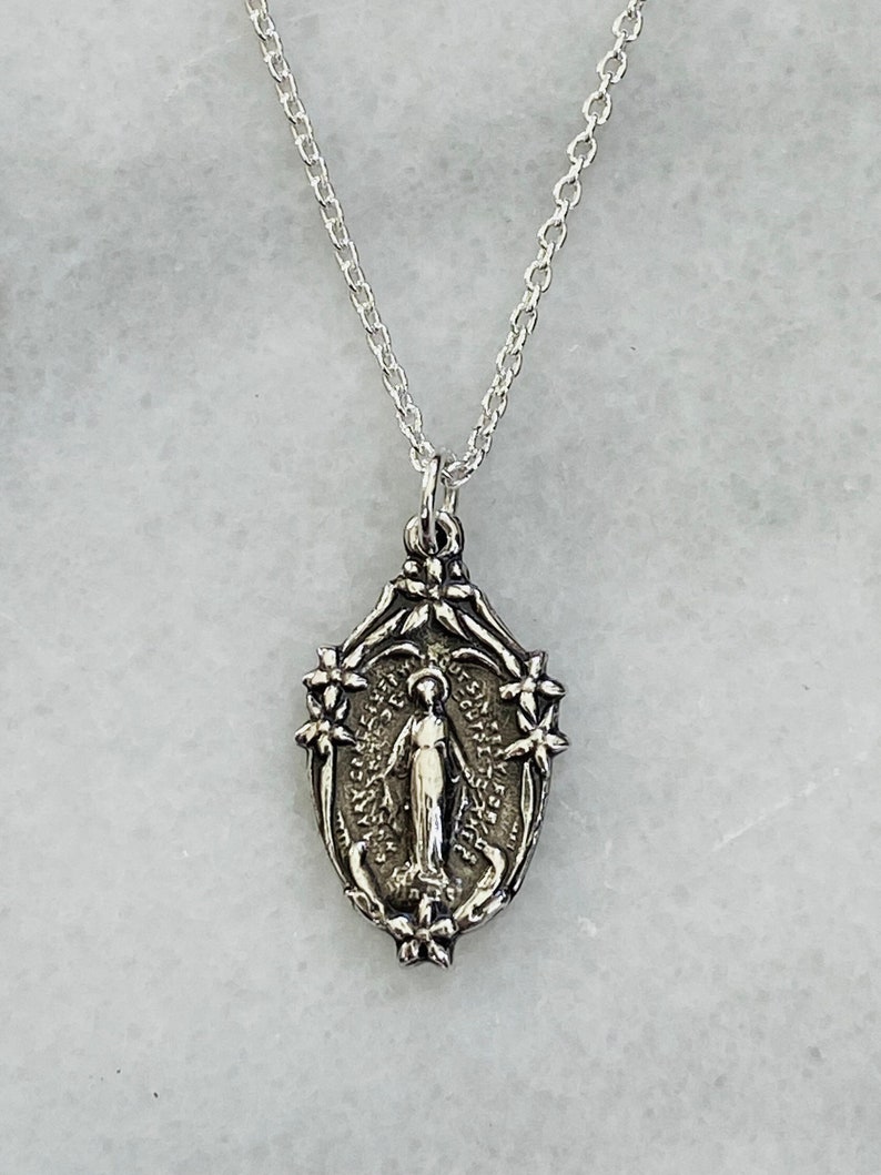 Lot De 10 Pièces - Rosace/centre De Chapelet Orné (Miraculous Medal) 1,25 Pouce - Connecteur Pour Fabrication De Chapelets | Argenté, Zinc, Neuf