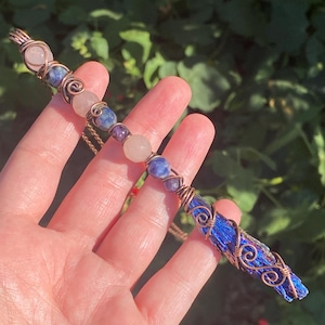 Witches Broom Necklace, Halloween Pendant Necklace, Kyanite Broom with Rose Quartz, Halloween Jewelry, Witch Broomstick Necklace, Witchy