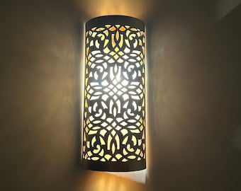 Moroccan brass sconce , Moroccan wall lamp, silver wall lamp, handcrafted wall lamp, Moroccan lamp, brass sconce , Fez wall light, Morocco.