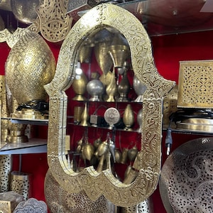 Moroccan brass mirror, hand-shaped mirror, Fatima hand mirror, hand-shaped mirror Moroccan brass mirror khamsa, khamsa wall mirror