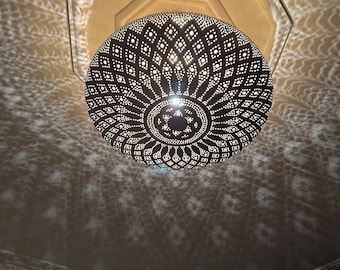 Marokkaanse koperen kroonluchter, Marokkaans koperen plafondlamp, bronzen plafondlamp, zilveren kandelaar, Marokkaanse koperen hanger, lantaarn
