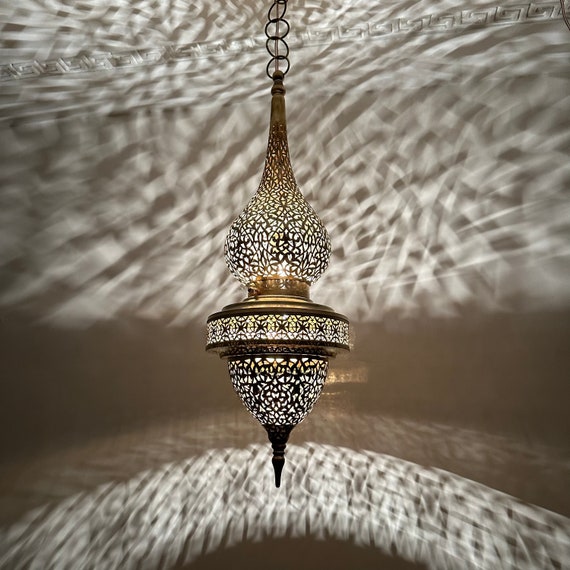 Lustre marocain en laiton, plafonnier en cuivre- chandelier en laiton- lanterne -accrochage,lustre fait à la main.