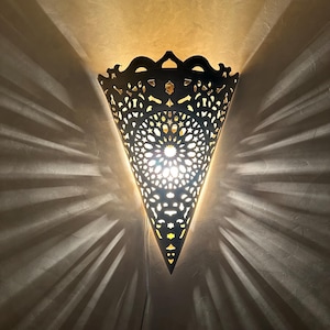 Marockansk vägglampa i mässing, handgjord vägglampa, bronslampa.