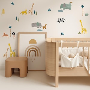 Pegatinas de pared de animales de safari para habitación infantil, guardería y sala de juegos. Sin PVC ni olor. Pegatinas de tela reutilizables.