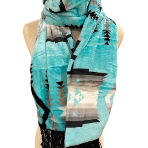 Super weicher Schal mit Fransen im Indianischen Stil