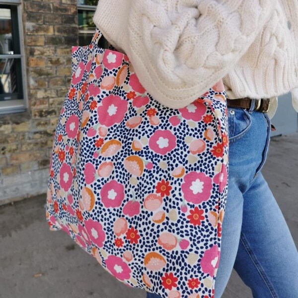 Sommerlicher Stoffbeutel aus Baumwolle mit Blumenmuster, Handgemacht, Einkaufstasche, Stofftasche mit Reißverschluss