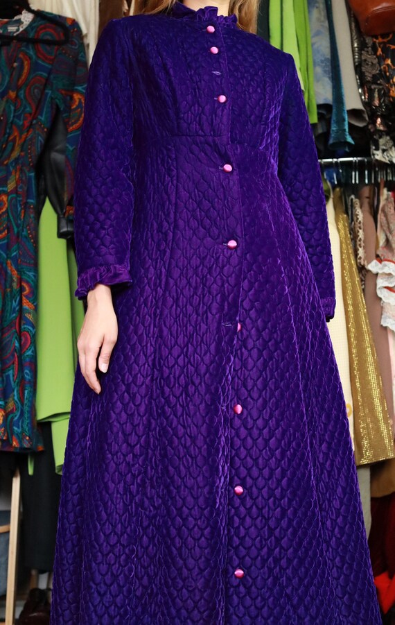 Vintage 60a purple velvet bed jacket