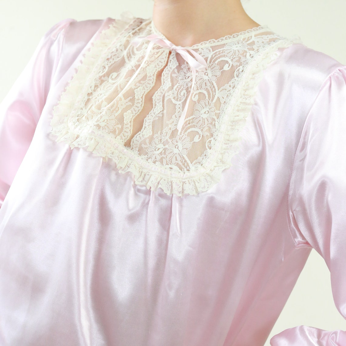 Robe de nuit rose vintage de satin avec lavant de dentelle Etsy