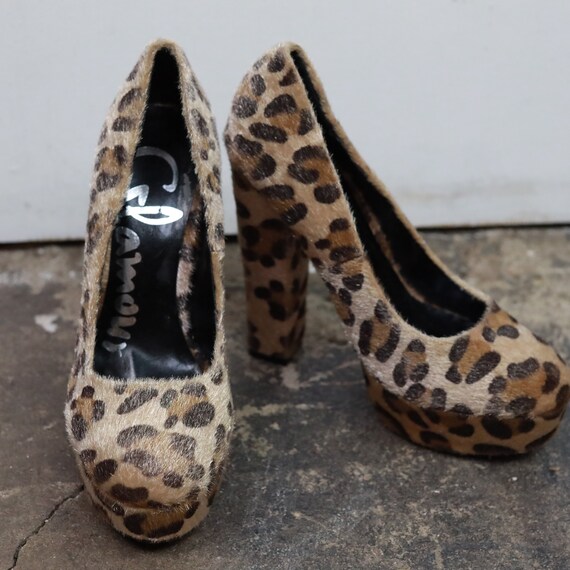 Vintage 90s faux fur leopard print heels