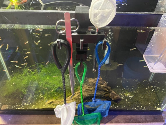 Aquarium Fish Net and Aquascape Organizer Hangs on Side of Fish