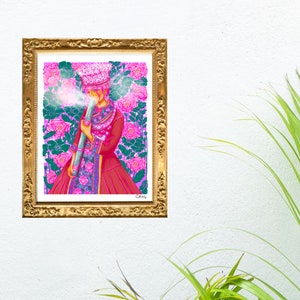 K&ouml;nnte beinhalten: Eine gerahmte Illustration einer Person, die eine rosa-blaue Kopfbedeckung und ein rotes Kleid tr&auml;gt und in ihrer rechten Hand ein langes, d&uuml;nnes Objekt h&auml;lt. Die Person ist von rosa Blumen und gr&uuml;nen Bl&auml;ttern umgeben. Die Illustration ist unten rechts mit "Chloey" signiert.