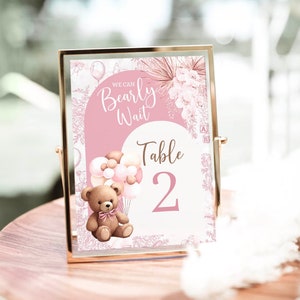 Numero di tabella dell'orso stampabile Segno da tavolo modificabile dell'orso rosa per il tavolo da gioco con numero personalizzato per baby shower Boho baby shower Ragazza baby shower BPS1