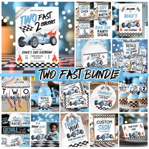 Op de afbeelding: Een printbare feestbundel voor de tweede verjaardag van een kind met een raceautothema. De bundel bevat uitnodigingen, borden, cupcaketoppers, waterfleslabels en bedankkaartjes. Het ontwerp heeft een blauw-wit geruit patroon, een blauwe raceauto en de tekst "Two Fast 2 Curious".
