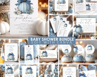 Puede incluir: Un conjunto para baby shower con un diseño de calabaza azul claro, lazo y detalles florales. El conjunto incluye invitaciones, letreros y etiquetas. El texto dice "A little pumpkin is on the way" y "Baby Shower Bundle Edit with Canva."