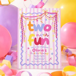 Op de afbeelding: Een rechthoekige verjaardagsuitnodigingskaart met een achtergrond van witte en lichtpaarse verticale strepen. De tekst luidt two much fun, Join us to celebrate Olivia's 2nd birthday, Saturday, May 28th, 3:00 pm - 6:00 pm, 123 Colorful Street, Dallas, TX 2000, Rsvp to Melanie 123.455.1234.