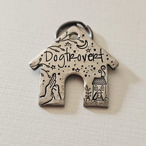 DOGTROVERT - カスタムドッグタグ、家、花、草、鳥、星、カラス、月、木、手押し、パーソナライズ、犬の首輪、犬小屋