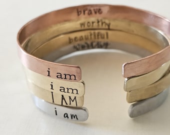 Affirmatie-manchetarmband – met de hand gestempelde, dikke sieraden