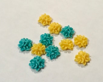 Choice of Yellow or Turquoise Triple Flower Cabochons, Approximately Maximum of 15mm in Diameter, Flat Back, Resin Cabochons
