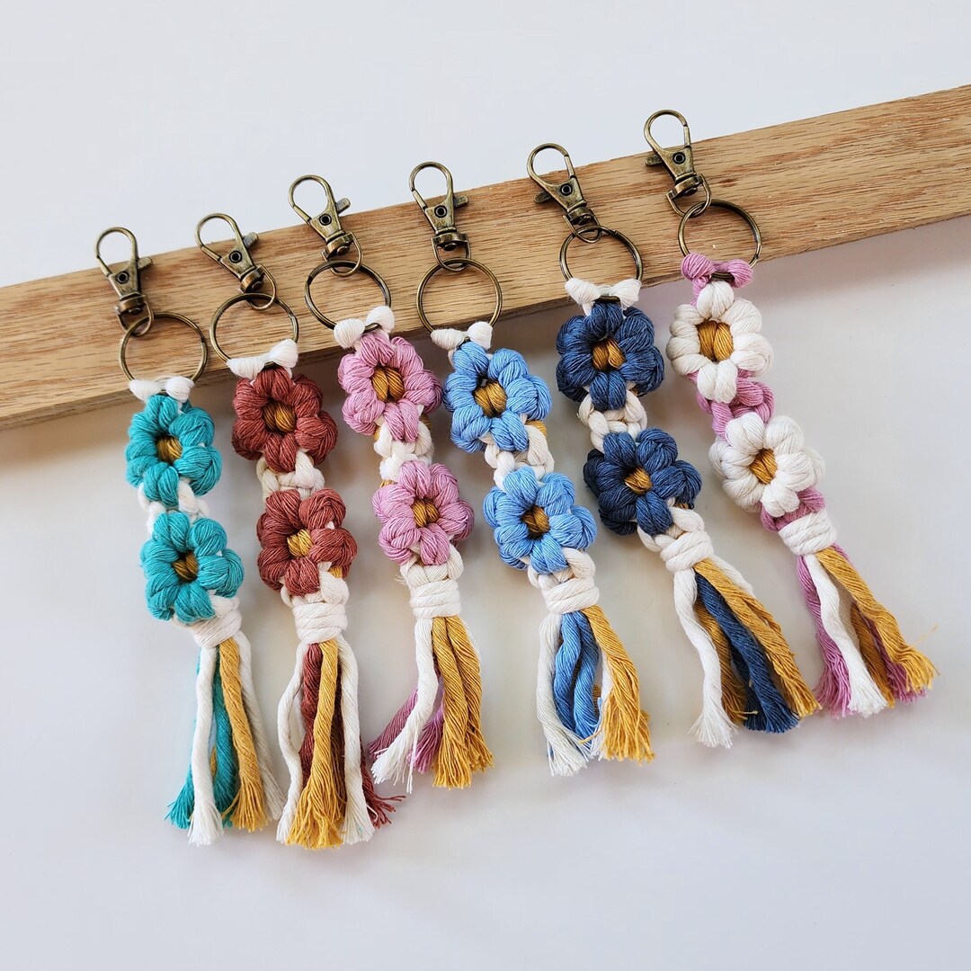 Boho Macramé Wristlet Keychains – 12 Pack Handmade Flower Keychains For Women & Girls