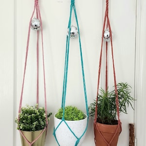 Macrame pot hanger, Handmade Macrame Disco Ball Plant Hanger, Retro Planter Holder Home Décor, Boho Gift for Plant Moms, eco friendly decor