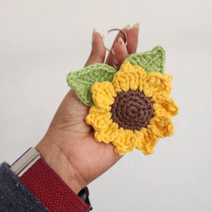Colorful Sunflower Keychains | Handwoven Crochet Keyring | Bright Floral Charm | Gift for Her | Cute Bag Accessory | Boho Keychain