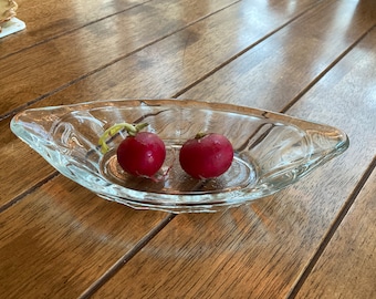 Small Glass Serving Dish, Vintage Bowl, for Condiments, Nuts, Candy, Vanity Items, Relishes, Gravy and Sauce Server, Ice Cream, Banana Split