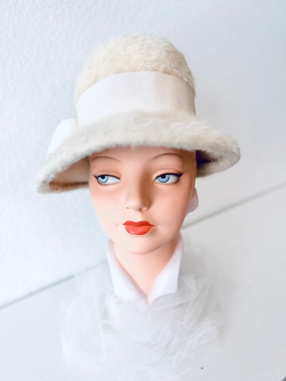 Vintage 1960s ivory hat - image 1