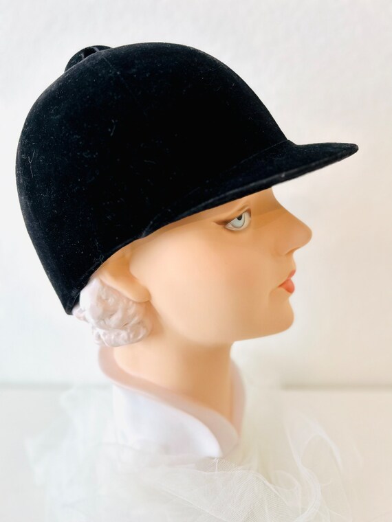 Vintage Equestrian Helmetblack velvet Gem
