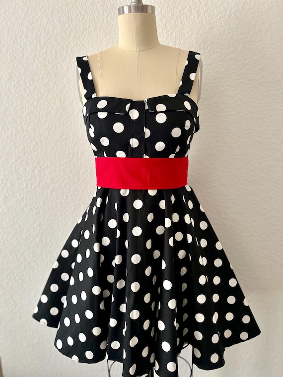 open lace back dress Red Heart Print Silk Twill Collared Mini Dress With Belt and Flower   Rodarte