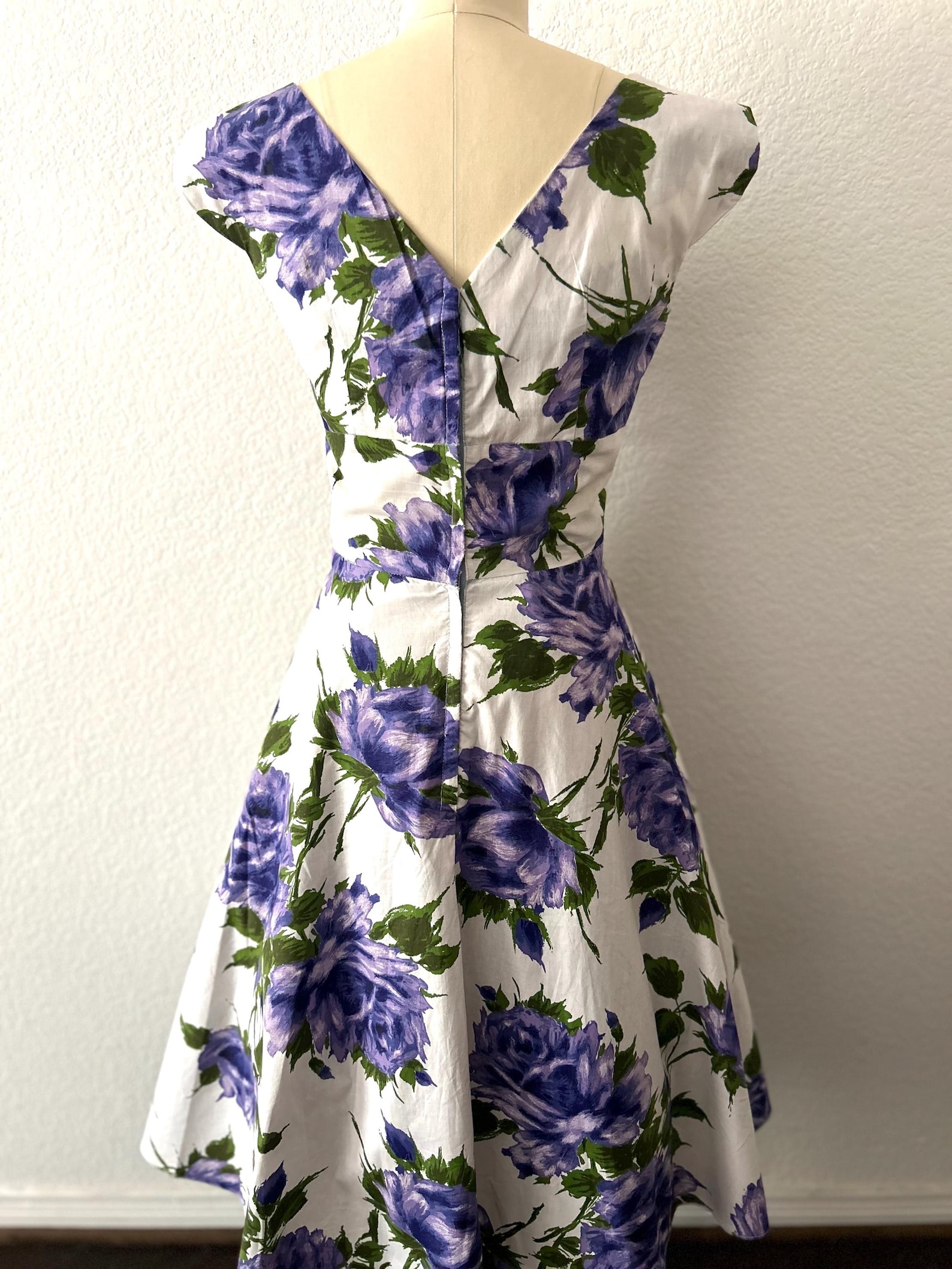 1950s Purple White Rose Print Dress | S/M