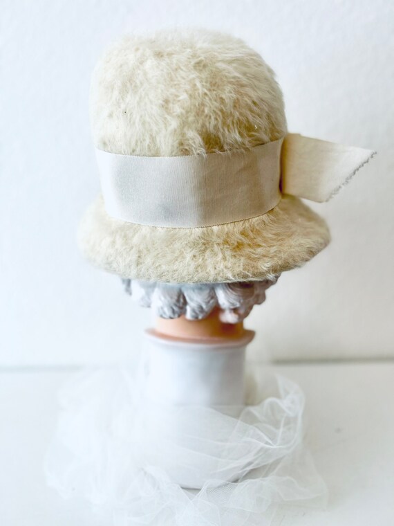 Vintage 1960s ivory hat - image 4