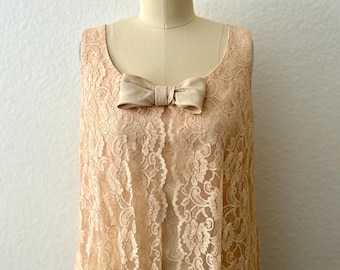 Sweet 1960s vintage Peach Lace prom dress/Baby Doll shift dress with Bow/2 Peach Lace panels/Size S