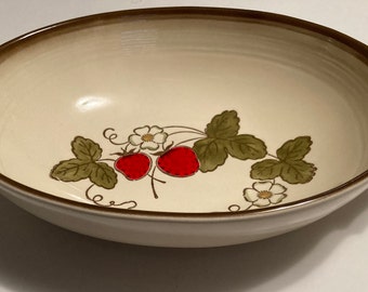 California Strawberry By Metlox - Poppy Trail - Vernon 11" Oval Baker Unmarked Made in California USA Baking Dish 1961 - 1982 Discontinued