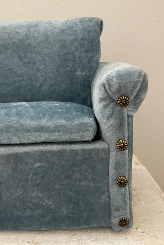 Rare Vintage Blue Velvet Hideaway Couch / Mid Cen… - image 9