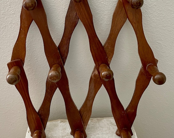 Vintage Wooden Expandable Accordion Peg Rack / Mug Rack / Hat Rack