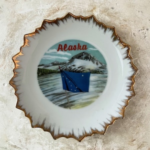 Vintage Alaska Decorative Wall Hanging Gold Rimmed Plate / Trinket Dish / 50s Keepsake / Souvenir /
