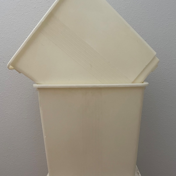 Set of 2 Vintage Max Klein Co. Ribbed Plastic Trash Cans / MCM Cream Garbage Vanity Waste Paper Bins / Retro Ridged Trash Bins / Baraboo USA