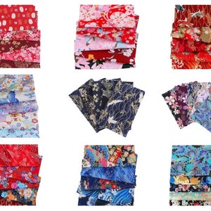 Puede incluir: Nueve pilas de cuadrados de tela coloridos con patrones de inspiración japonesa. Cada pila contiene seis cuadrados con diferentes diseños que presentan flores, pájaros y formas geométricas.