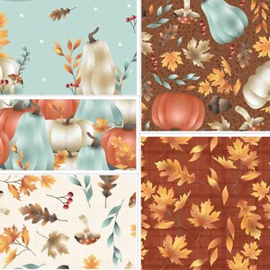 Op de afbeelding: Een digitaal papierpakket met vijf verschillende herfstpatronen. De patronen bevatten pompoenen, pompoenen, bladeren en eikels in tinten oranje, bruin, geel en groen.