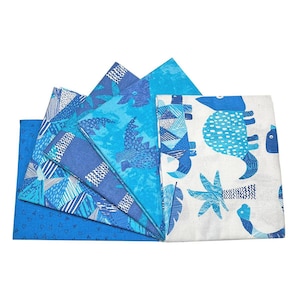 Dino Blues Fat Quarters Fabric Bundle 5pcs 18&#39;&#39; x 21&#39;&#39; 100% Cotton Dinosaurs Fabric Craft Material Children Nursery Room Quilting (2883-00)