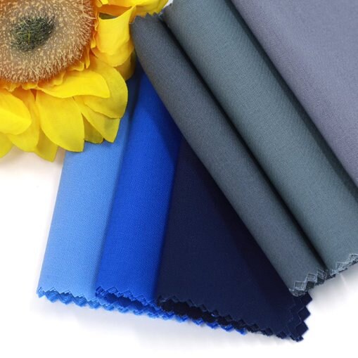 CraftsFabrics Confezione 42 Ciondoli In Tessuto 100% Cotone 12,7x12,7 Cm: Floreali E A Quadri Per Patchwork E Cucito