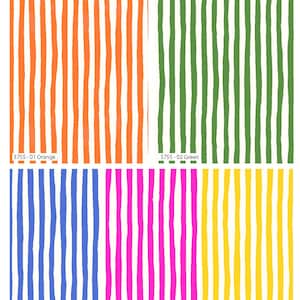 Pode incluir: Amostra de tecido "Resort Stripes" com listras verticais em laranja, verde, azul cobalto, rosa fúcsia e amarelo. O texto inclui o código do produto, a composição do tecido e a data de entrega.
