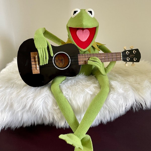 Kermit The Frog puppet, muppet, replica, 1:1