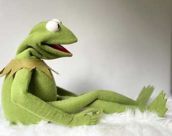 Kermit The Frog puppet, muppet, replica, 1:1