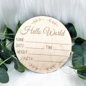 Cercle de faire-part nouveau-né gravé en bois Bonjour tout le monde, disques en bois pour faire-part de naissance de bébé, carte d'étape importante, cadeau de baby shower, accessoire photo