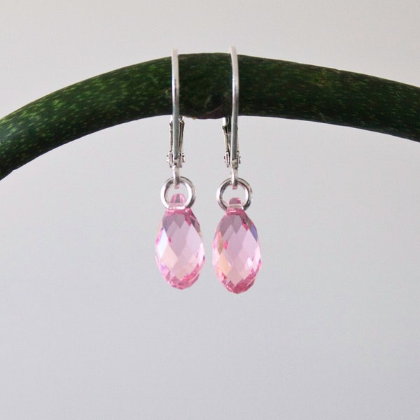 Roses sont des boucles d’oreilles roses - Boucle d’oreille en cristal Swarovski® artisanale - Pendentif élégant Drop