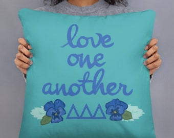 Cuscino della confraternita Tri Delta