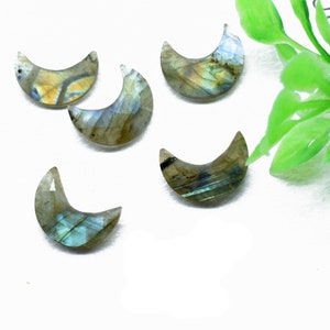 Labradorite 15mm Moon Shape Briolettes,Labradorite Crescent Moon Shape Beads,Natural Briolettes, Flashy Labradorite Moon Shape Pendants